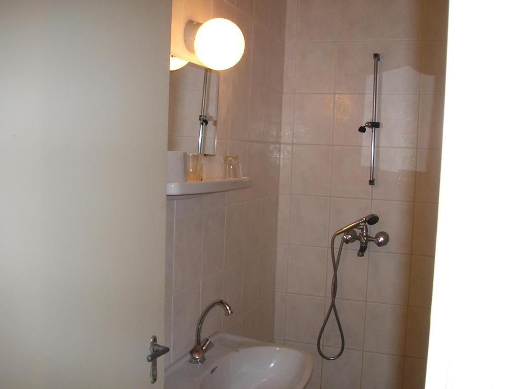 Rev Szallo Balaton Hotel Szantod Room photo