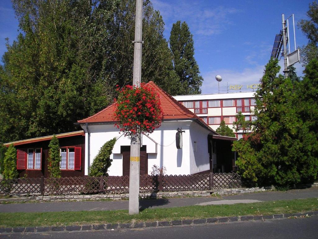 Rev Szallo Balaton Hotel Szantod Exterior photo