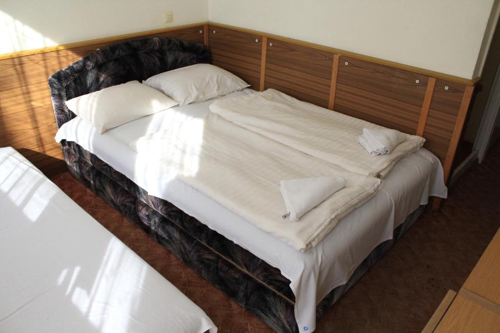 Rev Szallo Balaton Hotel Szantod Room photo